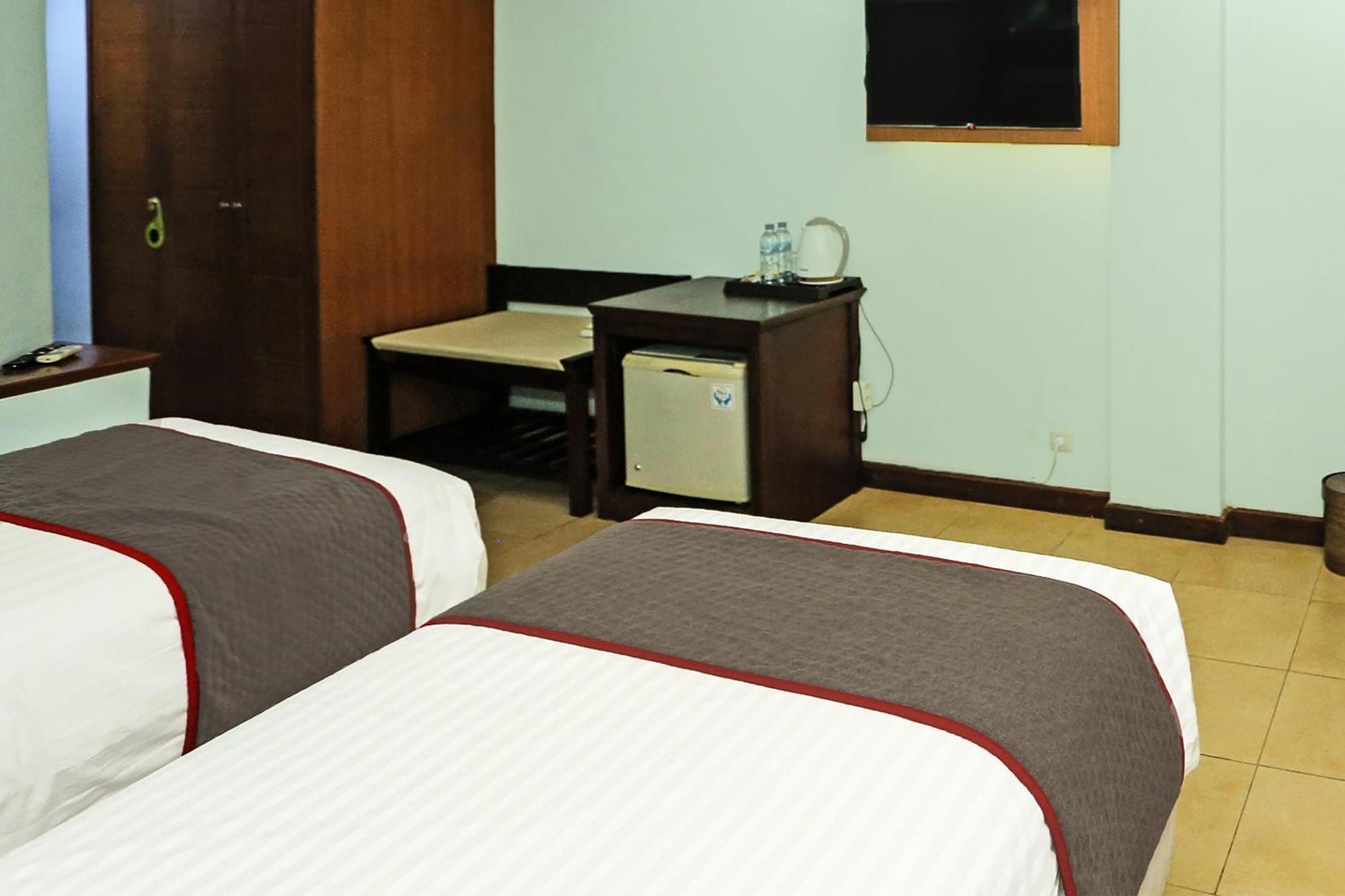 Collection O 91898 Series Hotel Kuningan Yakarta Exterior foto